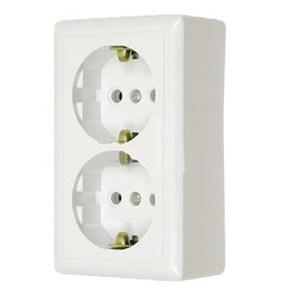 Systeme Electric ХИТ наруж Бел Розетка 2-ая с/з без шторок, 16А, 250В