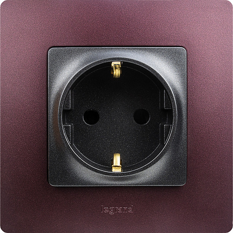 Legrand Etika Антрацит Розетка с/з со шторками, винт. клеммы, 16А, 250 В